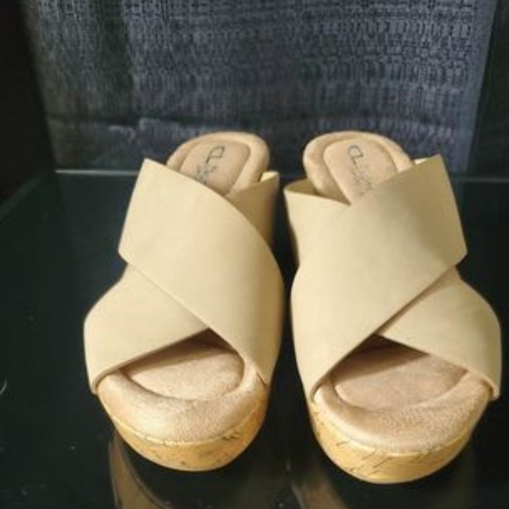 CL by Chinese Laundry Women's Dream Day Smooth Espadrille Wedge Sandal